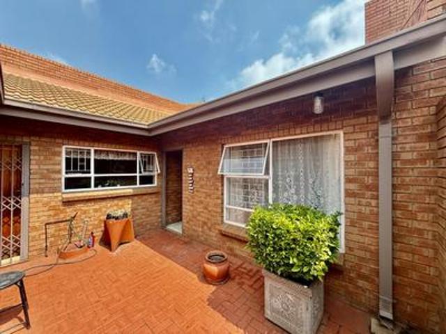 Townhouse for sale in Sedibeng, Gauteng