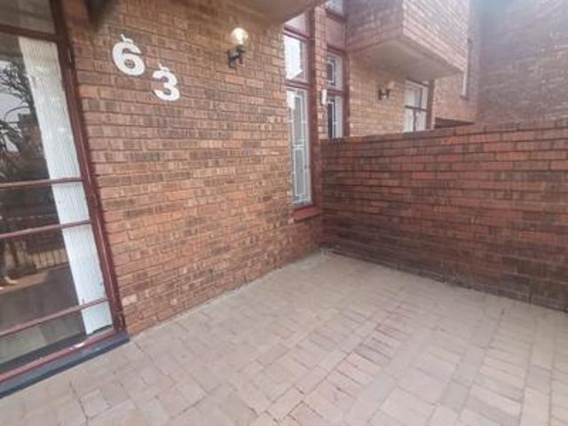 Townhouse for sale in Vosloorus, Gauteng