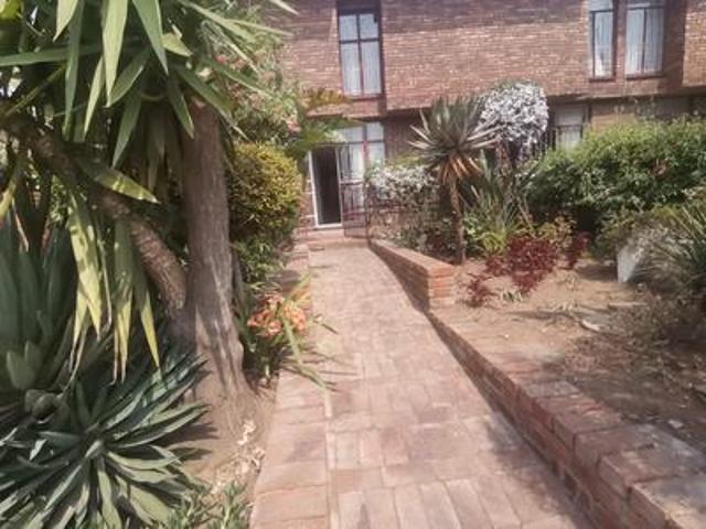 Townhouse for sale in Vosloorus, Gauteng