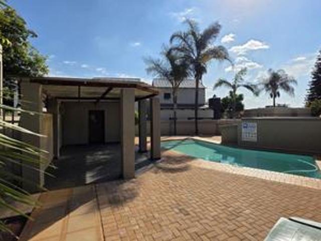Townhouse for sale in Waterkloof, Gauteng
