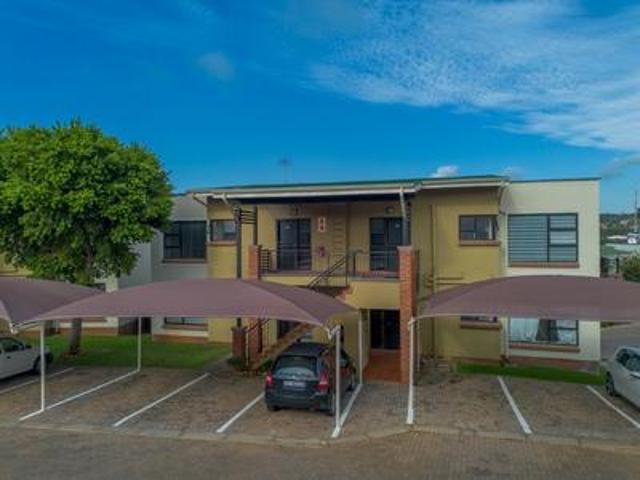 Townhouse for sale in Vosloorus, Gauteng