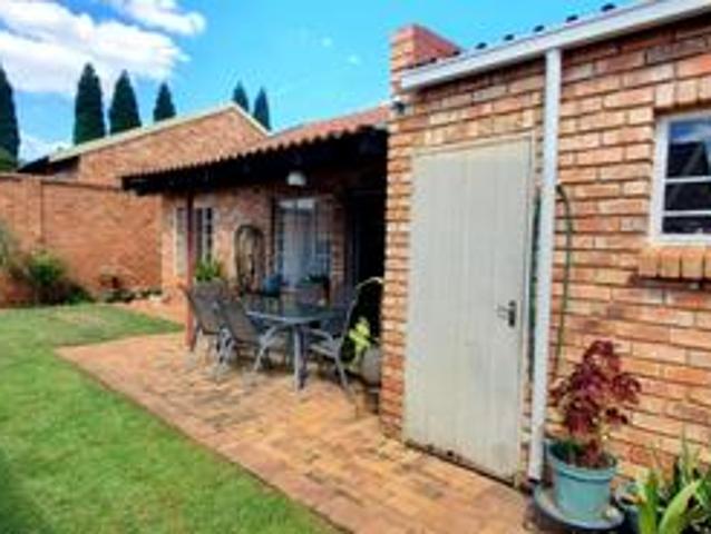 Townhouse for sale in Waterkloof, Gauteng