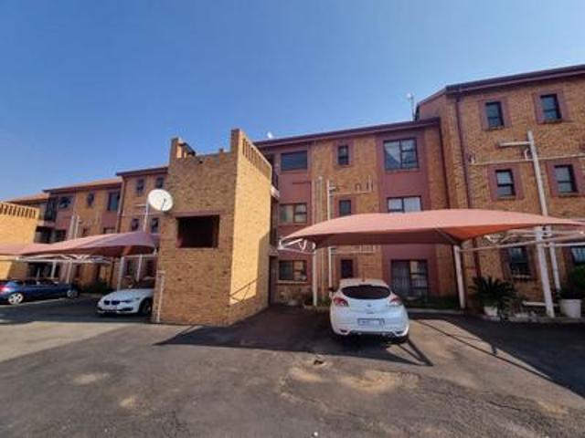 Townhouse for sale in Alberton