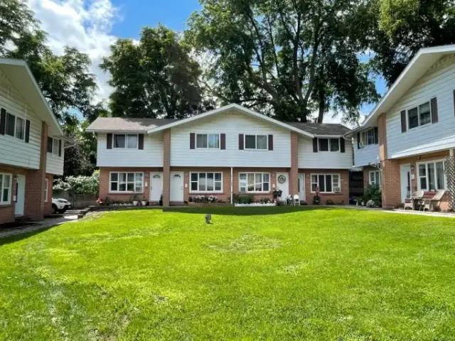 Townhouse for rent in Dufferin, Ontario
