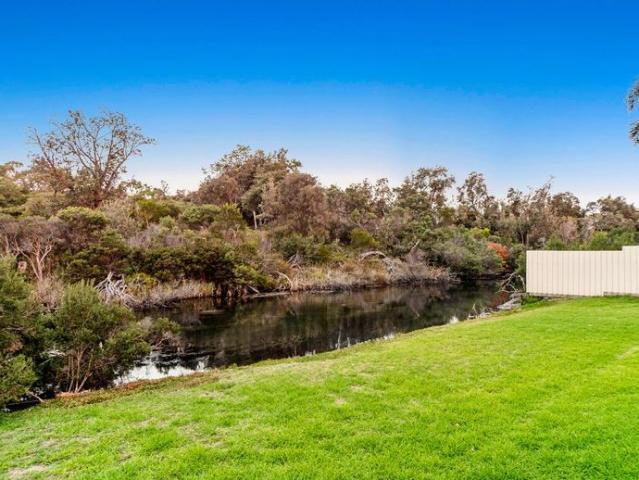 Townhouse for rent in Camerons Creek, Victoria