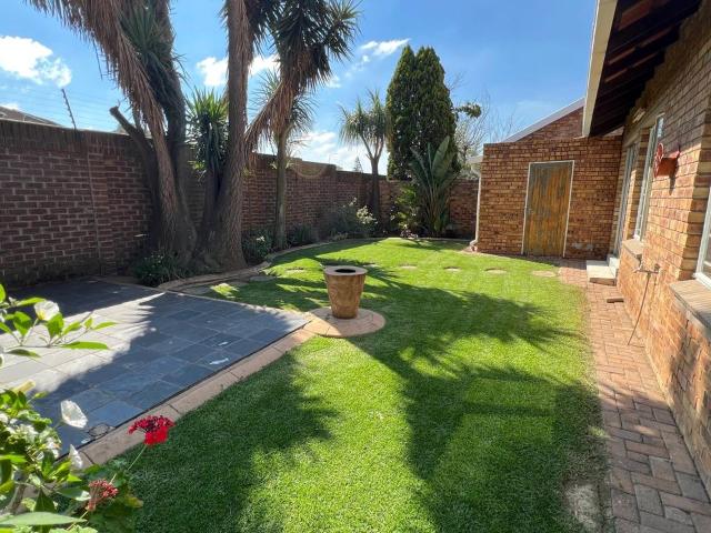 House for rent in Farrarmere, Ekurhuleni
