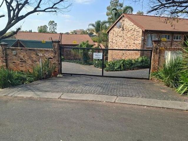 House for rent in Waterkloof, Gauteng