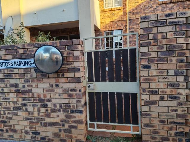 House for rent in Waterkloof, Gauteng