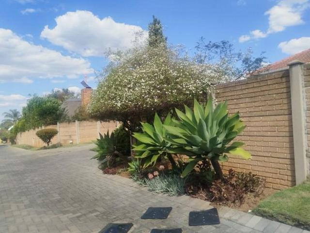 House for rent in Johannesburg Ward 97, Roodepoort