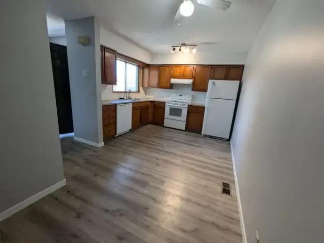 Townhouse for rent in Strathmore, Alberta