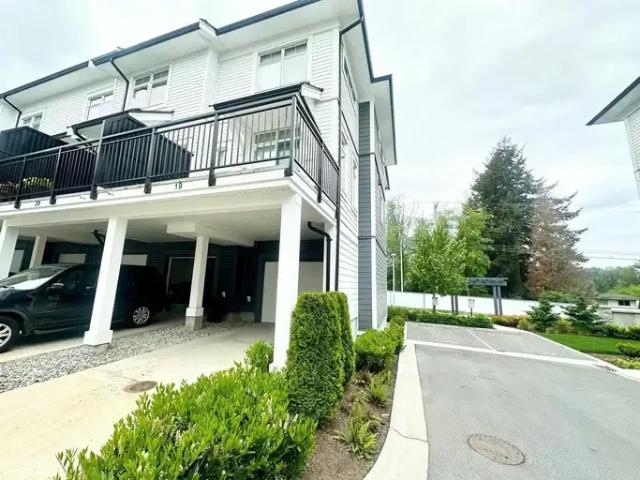 Townhouse for rent in Surrey