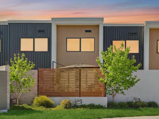 Townhouse for sale in Throsby, District of Gungahlin