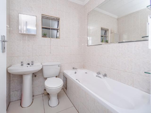 Townhouse for rent in Randburg, Gauteng