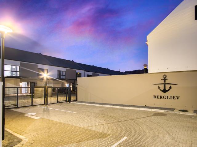 House for rent in Gordon's Bay, Western Cape