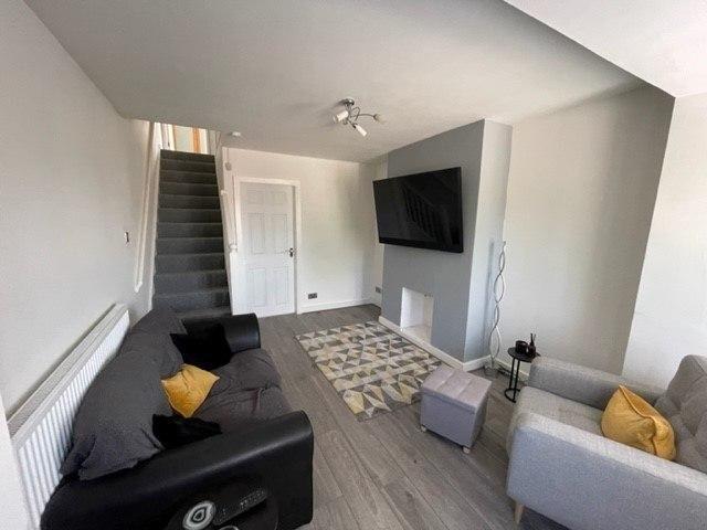Townhouse for rent in Barwell, Hinckley and Bosworth