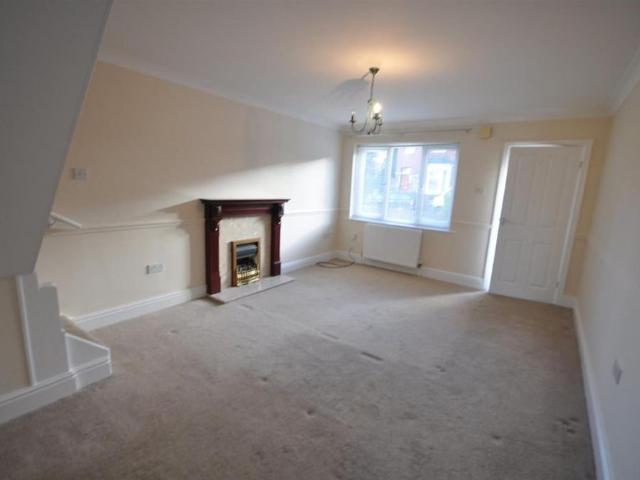 Townhouse for rent in Carlton, North Yorkshire