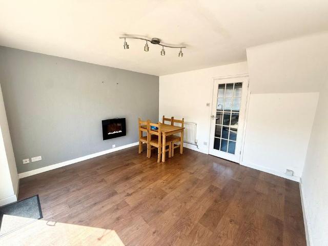 Townhouse for rent in Haddon, East Midlands