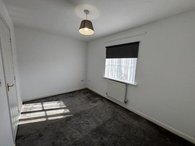 Townhouse for rent in Titchfield, Hucknall