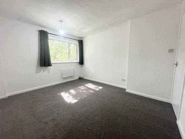 Townhouse for rent in Pudsey, West Yorkshire