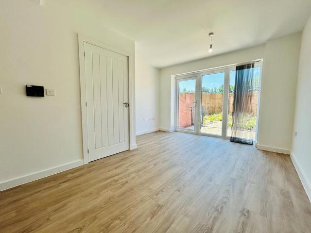 Townhouse for rent in West Yorkshire