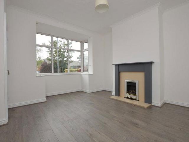 Townhouse for rent in Wigan, Greater Manchester