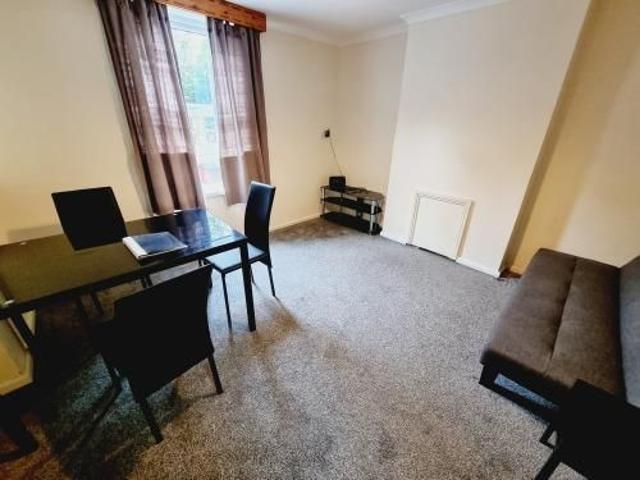 Townhouse for rent in Sydenham, Green Close