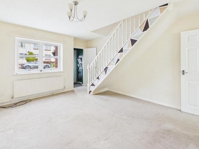 Townhouse for rent in Loundsley Green, East Midlands