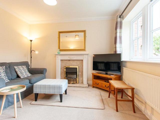 Townhouse for rent in High Field, York