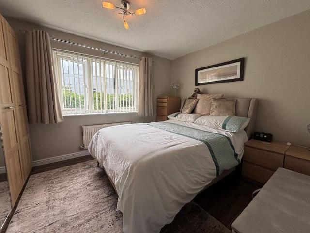 Townhouse for rent in Bramley, South Yorkshire