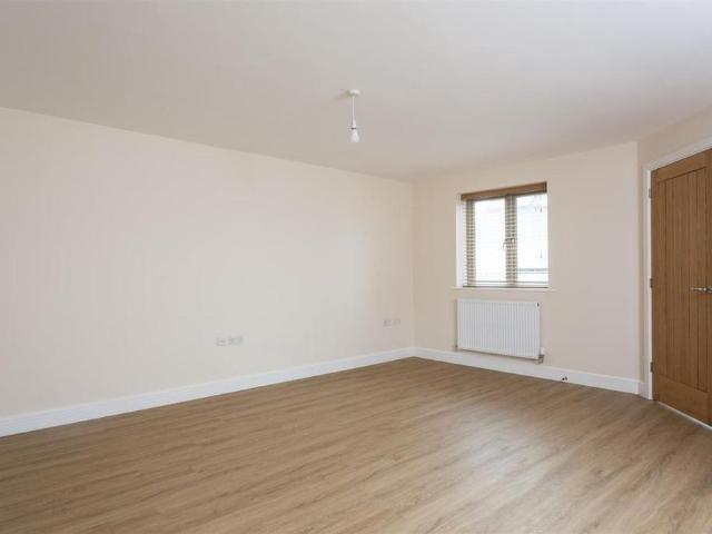 Townhouse for rent in High Field, York