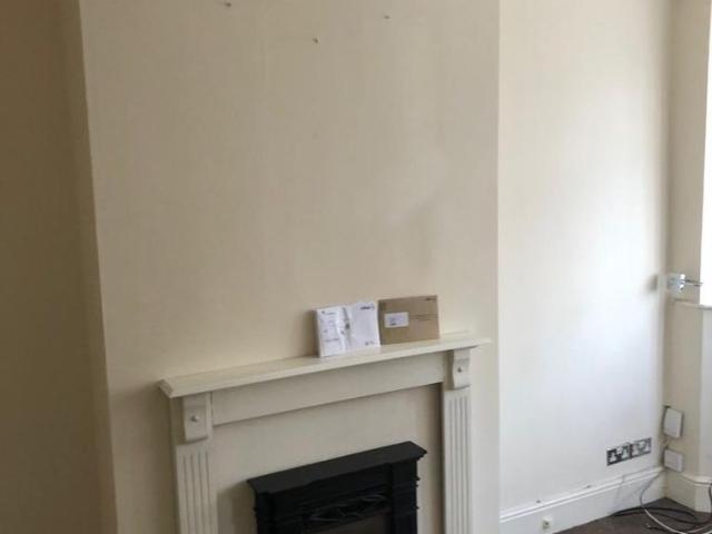 Townhouse for rent in Aylestone Park, Leicester