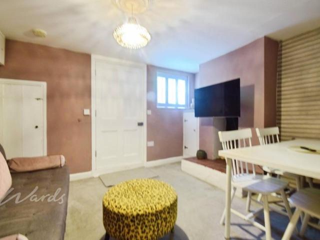 Townhouse for rent in East Cliff, Acol