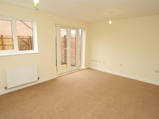 Townhouse for rent in Barton, Leicestershire
