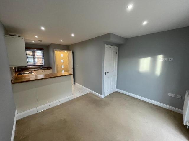 Townhouse for rent in Ermine West, Brayford