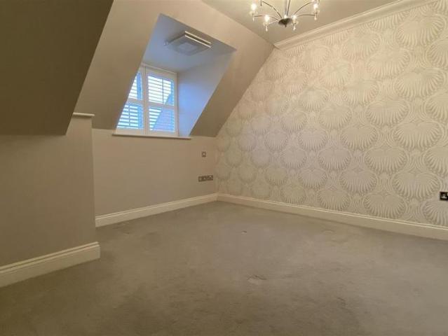 Townhouse for rent in Hertford, Colliers End