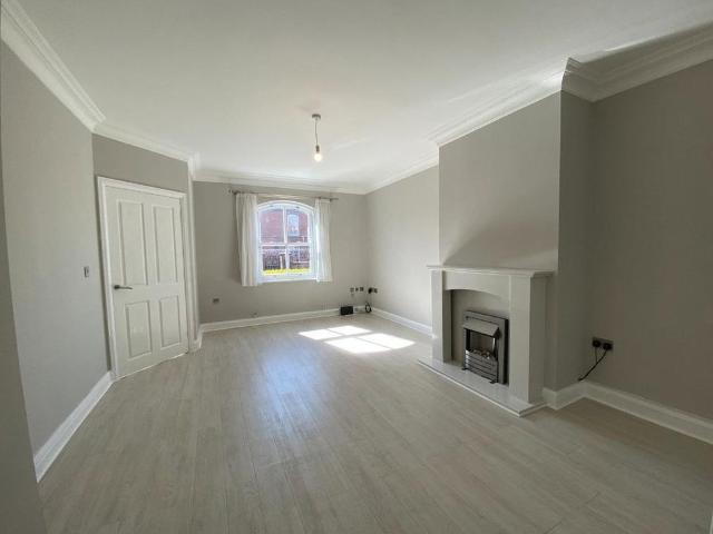 Townhouse for rent in Kingswood
