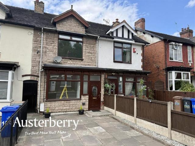 Townhouse for rent in Joiner's Square, Hanley