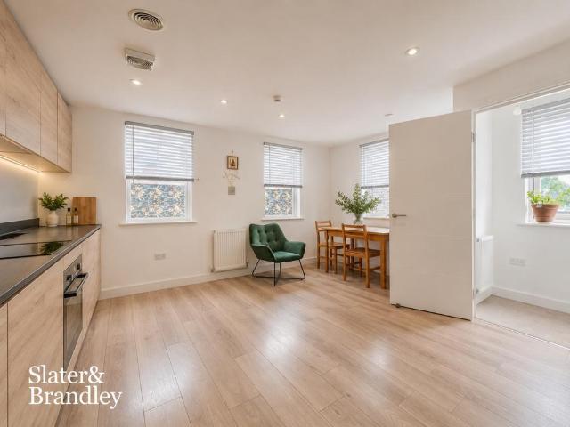 Townhouse for rent in The Meadows, Haddon