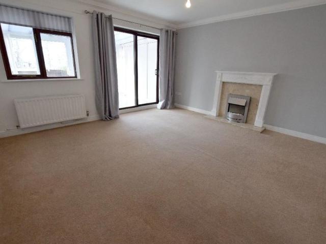 Townhouse for rent in Stonefield, Stafford