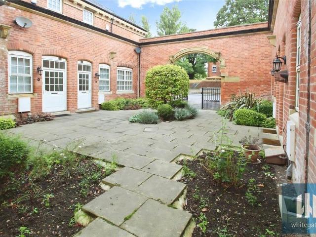Townhouse for rent in Pontefract, West Yorkshire