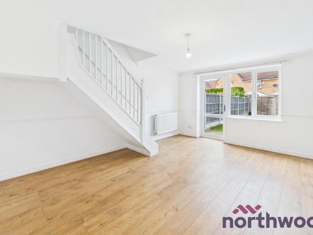Townhouse for rent in Meadowbank, Winsford