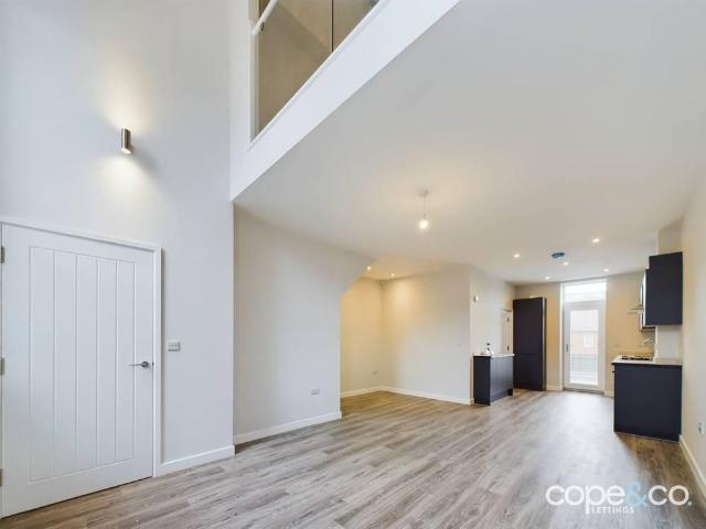 Townhouse for rent in Froggatt, East Midlands