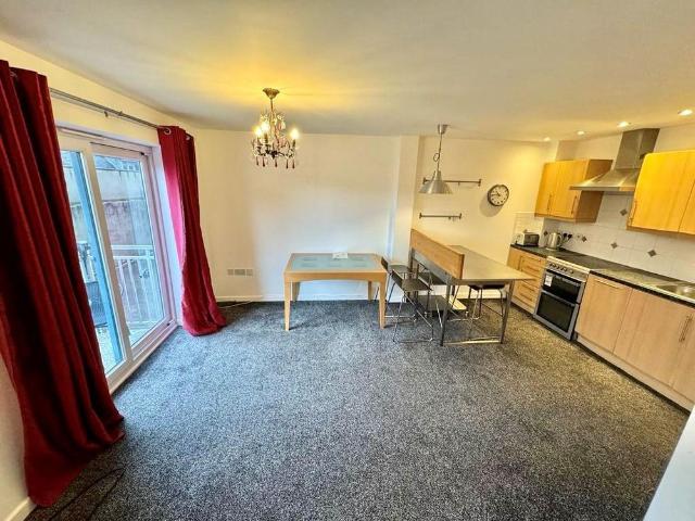 Townhouse for rent in Cauldwell, Bedford