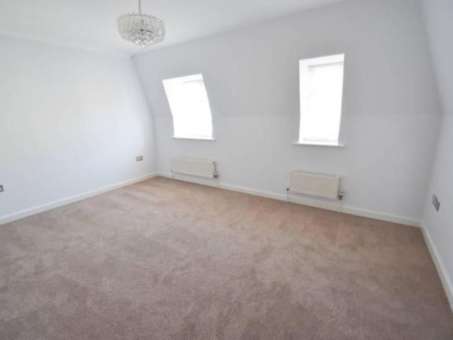 Townhouse for rent in Eastbourne, East Sussex