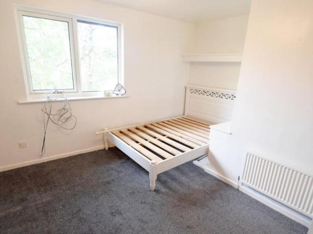 Townhouse for rent in Chesham, Bury