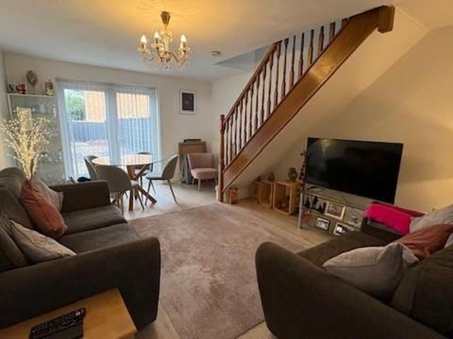 Townhouse for rent in Farleys, Ashfield