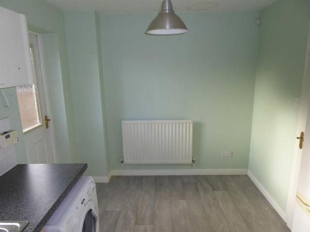 Townhouse for rent in Scott Green, Leeds