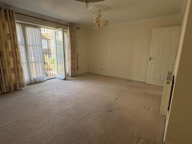 Townhouse for rent in Meads, Eastbourne