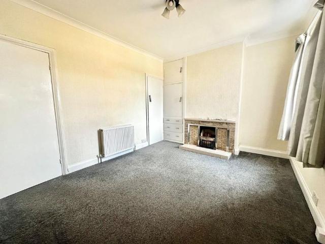 Townhouse for rent in Bracken Bank, Bradford