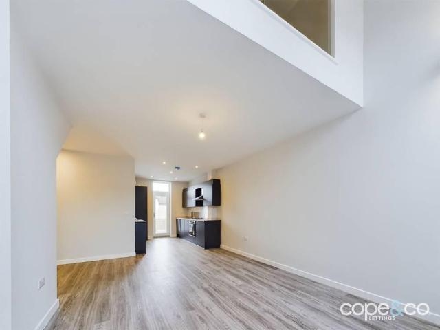 Townhouse for rent in Froggatt, East Midlands